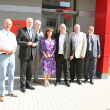 Účastníky návštěvy hejtmana byli starosta Holeček, prorektor Pospíšil, kvestorka Chvalná a ředitel Technoparku Petrák